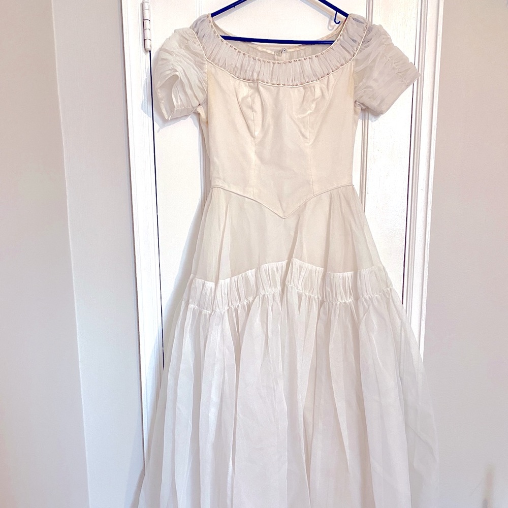 50s Wedding Dress S/XS, Beautiful crinoline skirt and intricate details
